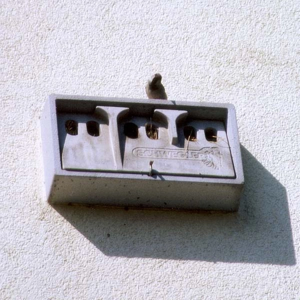 Schwegler 1SP Nest Box - Sparrow Terrace - Brown 4 Schwegler 1SP Nest Box - Sparrow Terrace - Brown - Image 2