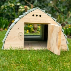 Dutch Barn Hedgehog House -pet supplies sale hedgehog house entrance.jpg